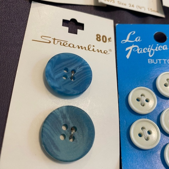 Lot Of 17 Streamline Vintage Buttons On Cards - Picture 2 of 3